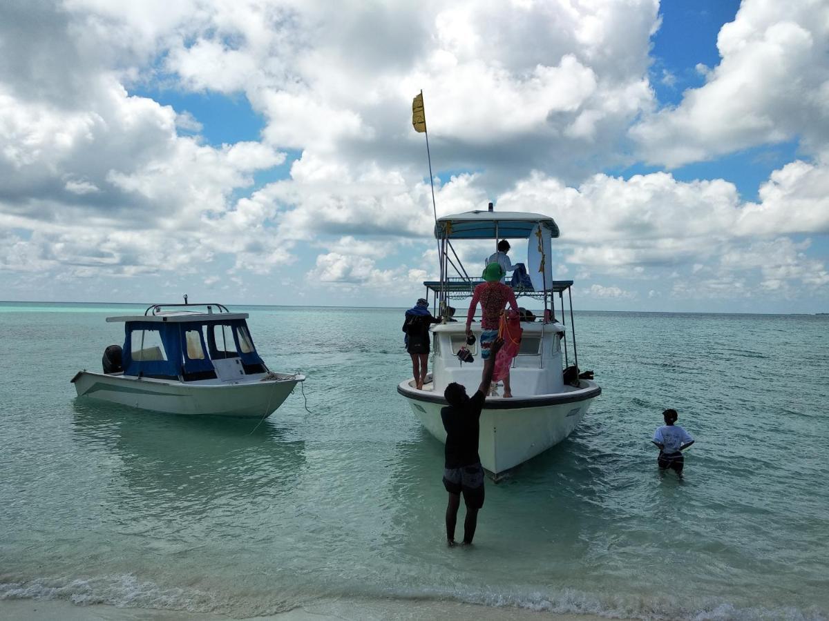 Dhigurah Beach Inn Exterior photo